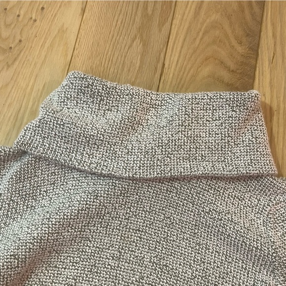 LOFT - Medium Gray Turtleneck Sweater - Picture 2 of 8